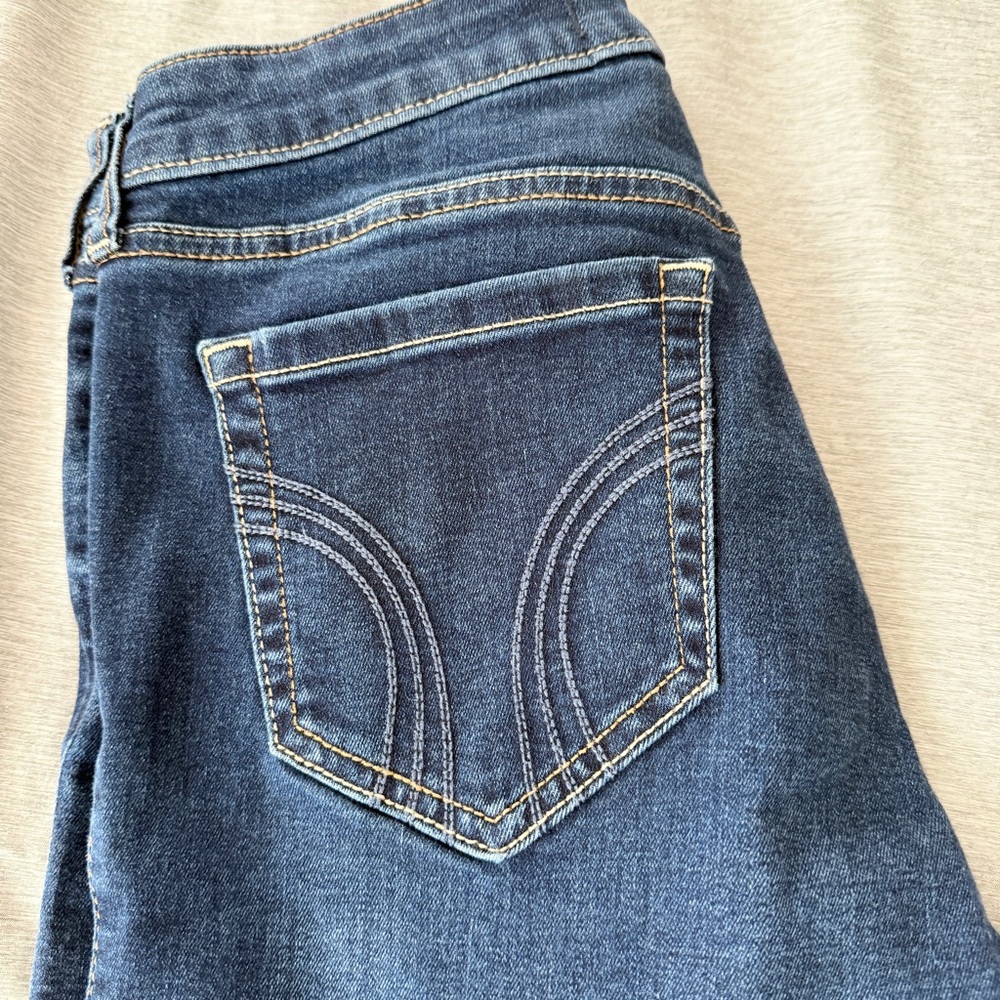 Hollister Mid-Rise Dark Wash Bootcut Jeans - Picture 3 of 8